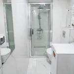A1 - Kings Big - Haven - Shared Bathrooms - Self Check-in * Warszawa