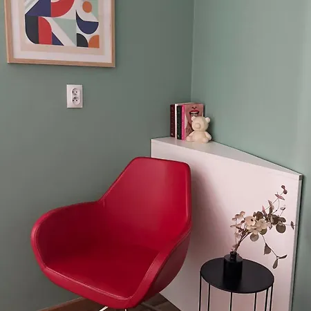 A1 - Kings Big - Haven - Shared Bathrooms - Self Check-in Apartment *